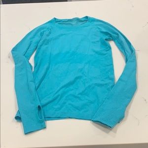 Lululemon long sleeve shirt size 6
